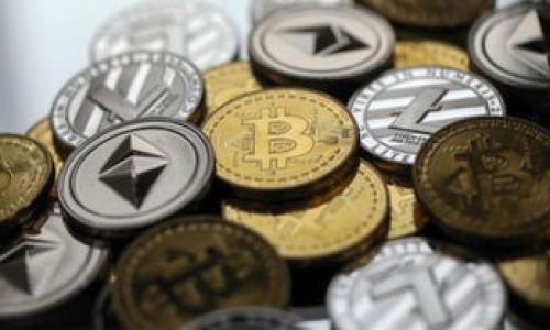   
  TP钱包余额为零怎么办？解决方案与常见问题解答 / 

关键词  
 guanjianci TP钱包, 钱包余额, 加密货币, 钱包使用指南 /guanjianci 

引言
在如今的数字金融时代，加密货币钱包已成为用户管理其币资产的重要工具。然而，有些用户在使用TP钱包时，可能会面临余额为零的情况。这种情况的出现，可能会引发用户的诸多疑虑，比如余额如何消失，账号是否安全等。本文将详细讨论TP钱包余额为零的可能原因，以及用户应该采取的解决方案。同时我们还会解答一些相关的常见问题，以便帮助用户更好地理解和使用TP钱包。

TP钱包余额为零的原因
有多种原因可能导致TP钱包的余额显示为零。首先，最常见的原因之一就是用户未曾进行充值或购买加密资产。这在新用户中尤为常见，他们可能刚刚注册账号并没有进行任何交易或转账。其次，用户可能因为网络问题、平台维护或服务中断等原因而无法正确查看余额。此外，安全问题也不容忽视，任何异常活动都有可能导致账户余额的变化。用户应仔细检查交易记录，以确定是否存在未授权的交易。

解决TP钱包余额为零的方法
如果发现TP钱包余额为零，用户首先应保持冷静，并逐步排查问题。首先，检查网络连接以确保能顺利与钱包服务进行交互。接下来，登录官方TP钱包的官方网站或应用程序，查看是否存在系统维护通知。如果确认一切正常，用户应对自己的交易记录进行仔细检查，以识别是否有未授权的转账。如发现异常，应立即联系TP钱包的客服团队，对异常情况进行报告并请求帮助。同时，用户也可以尝试通过重新登录、切换网络等方法来刷新账户信息。在确保账号安全的情况下，可以适当充值或转入资产以重新激活钱包。

如何确保TP钱包的安全性
在日常使用TP钱包的过程中，确保账户和资金的安全至关重要。用户应采取多种安全措施，例如启用两步验证、选择强密码、定期更换密码以及避免在共享网络环境下进行交易。此外，定期备份助记词和私钥也是必不可少的，这不仅能防止数据丢失，还能在需要恢复时提供便利。如果用户怀疑其账户已被盗，应马上更改密码并联系客户服务，以防止更大的损失。

TP钱包使用中的常见问题
在使用TP钱包时，用户可能会遇到一些常见的问题。例如，如何查看交易历史？如何转账给他人？是否可以进行资产兑换等。了解这些常见问答有助于提高用户的使用效率。用户可以在TP钱包的帮助中心或FAQ页面找到针对具体问题的详细解答。同时，许多第三方平台和社区也会提供相关的使用心得和经验分享，用户可以根据自己的需求进行查阅。

总结
在当今加密货币的快节奏环境中，TP钱包作为一种流行的数字资产管理工具，有助于用户更便捷地进行资产的存储与转移。然而，用户在使用过程中也可能会遭遇余额为零的情况。了解造成余额为零的原因及相应的解决方案，能够帮助用户有效应对潜在的问题。同时，采取适当的安全措施，能进一步保障账户的安全性。如果用户在使用TP钱包时碰到其他问题，建议访问官方支持页面获取最新信息与帮助。

额外问题解答
以下是关于TP钱包的六个相关问题的详细解答，有助于用户进一步了解钱包的使用和管理：

问题1: 如何在TP钱包中进行充值？
充值过程相对简单，用户首先需要在TP钱包中选择合适的充值方式，如通过银行卡或其他数字资产进行充值。具体步骤包括在钱包界面中选择“充值”选项，输入相应金额并确认付款。这时用户可能需要填写一些必要的信息，如地址和付款方式等。完成后，用户的余额应会在短时间内更新。

问题2: TP钱包支持哪些加密货币？
TP钱包支持多种类型的加密货币，包括但不限于以太坊、比特币、瑞波币等。具体支持的币种列表可以在TP钱包的官方网站或帮助文档中找到。随着市场的发展，TP钱包可能会不定期添加新币种，这是用户需要关注的一个方面。

问题3: 如何安全地备份TP钱包？
备份TP钱包的关键在于保护好助记词和私钥。用户应将这些信息安全存储，例如写在纸上，并保存在安全的地方。定期审查和更新备份信息，尤其在更换设备或进行重大操作后，都是保持钱包安全的有效方法。

问题4: 如何解决TP钱包中的转账失败问题？
转账失败的原因可能多种多样，包括网络不稳定、余额不足、目标地址错误等。用户首先应检查转账信息是否输入正确。如果确认信息无误，建议查看网络连接或等待恢复后再次尝试。如问题依然存在，可以联系TP钱包的客服获取帮助。

问题5: 如何在TP钱包中进行资产交换？
资产交换通常可以在TP钱包的“交易”或“换币”选项中进行。用户需选择要换的资产及目标资产，输入相应的金额，系统将自动计算出交易所需的费用和汇率。确认无误后，用户可以提交交易请求，待网络确认后完成交换。

问题6: TP钱包的客服联系方式是多少？
TP钱包通常在其官方网站上提供客服联系方式，包括在线聊天支持和电子邮件支持。用户在遇到任何问题时，可以通过这些渠道与客服取得联系，以获得更专业的帮助。此外，FTP钱包的社交媒体渠道也是获取支持和信息的有效途径。